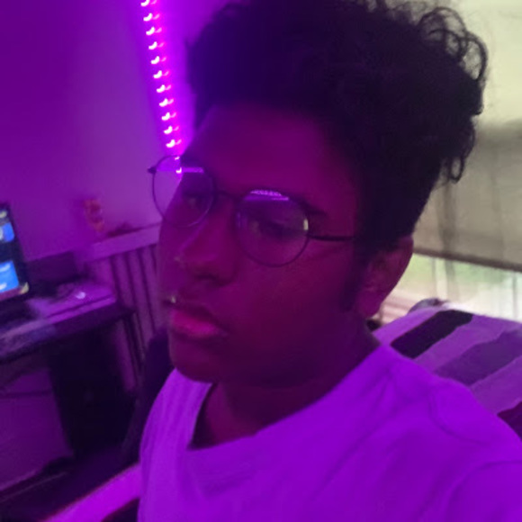 Meet your Posher, Yadier - Picture 1 of 1